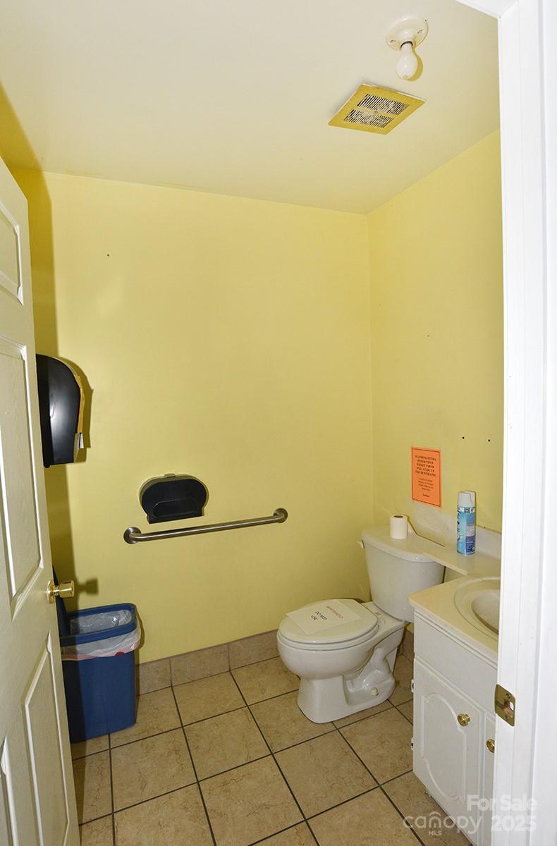 1303 S Salisbury Avenue Property Photo 16