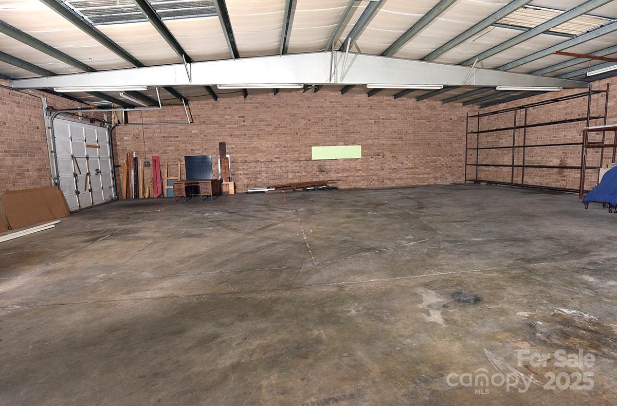 1303 S Salisbury Avenue Property Photo 17