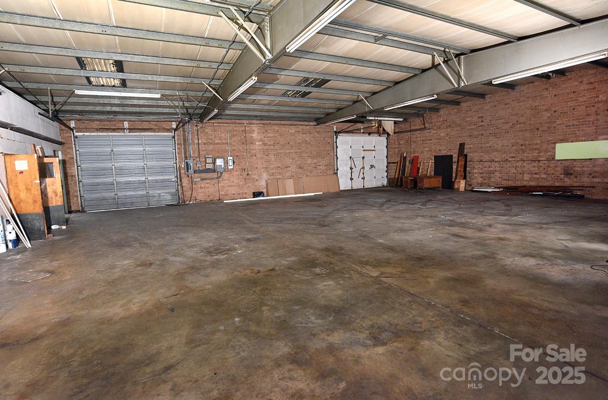 1303 S Salisbury Avenue Property Photo 19