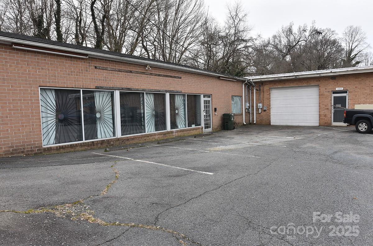 1303 S Salisbury Avenue Property Photo 21
