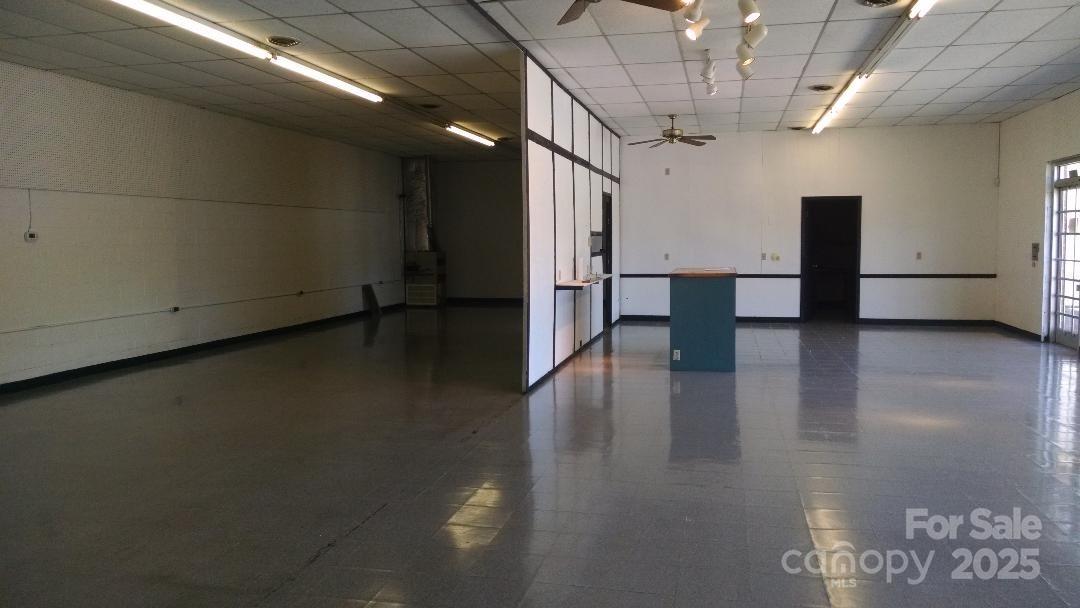 1303 S Salisbury Avenue Property Photo 25