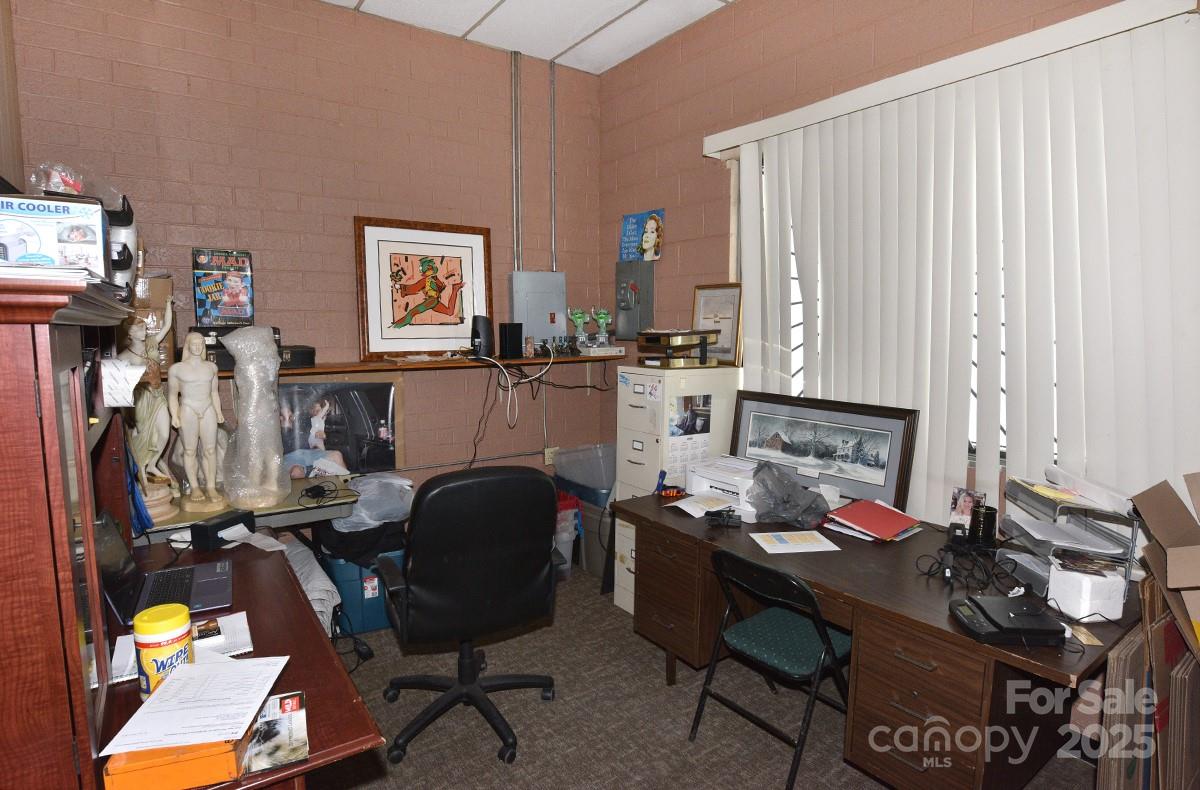 1303 S Salisbury Avenue Property Photo 28