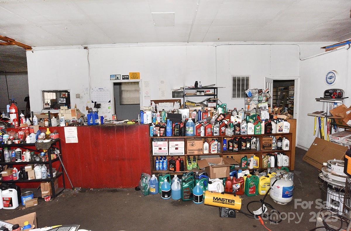 1303 S Salisbury Avenue Property Photo 35