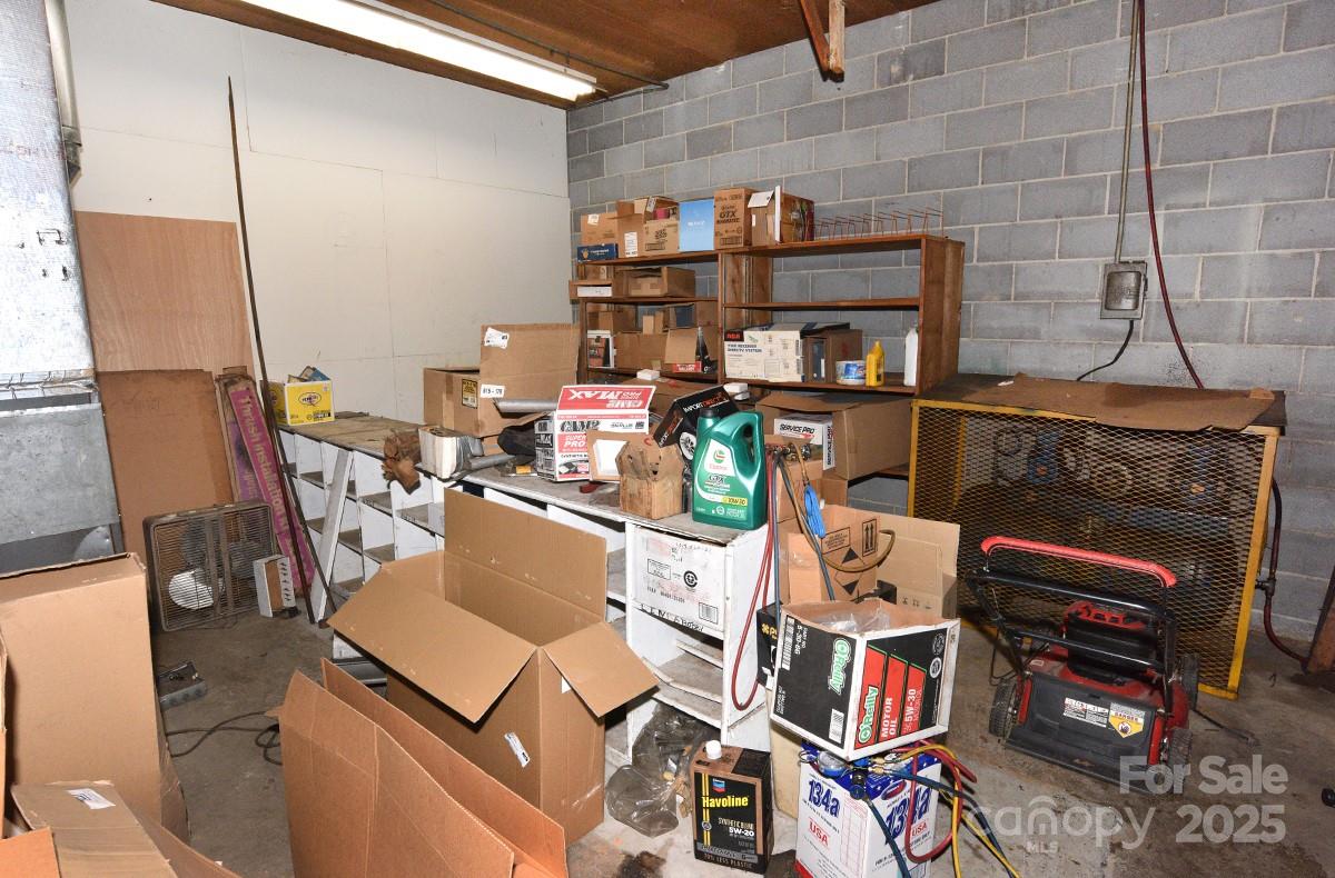 1303 S Salisbury Avenue Property Photo 39