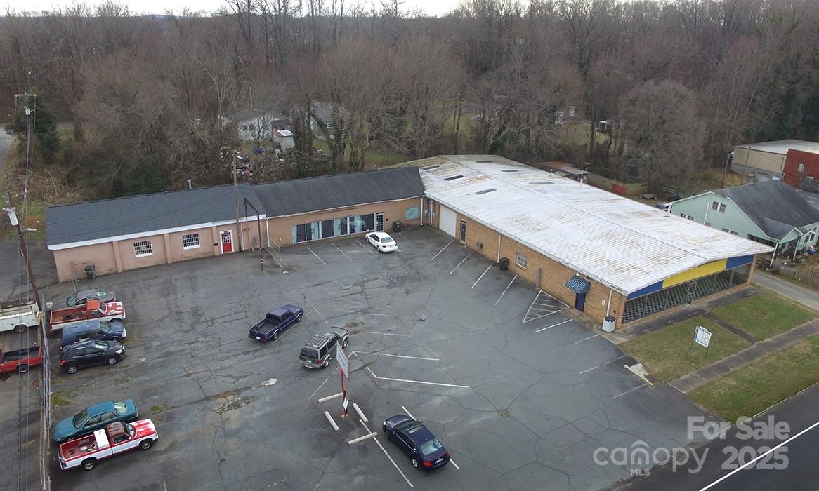 1303 S Salisbury Avenue Property Photo 43