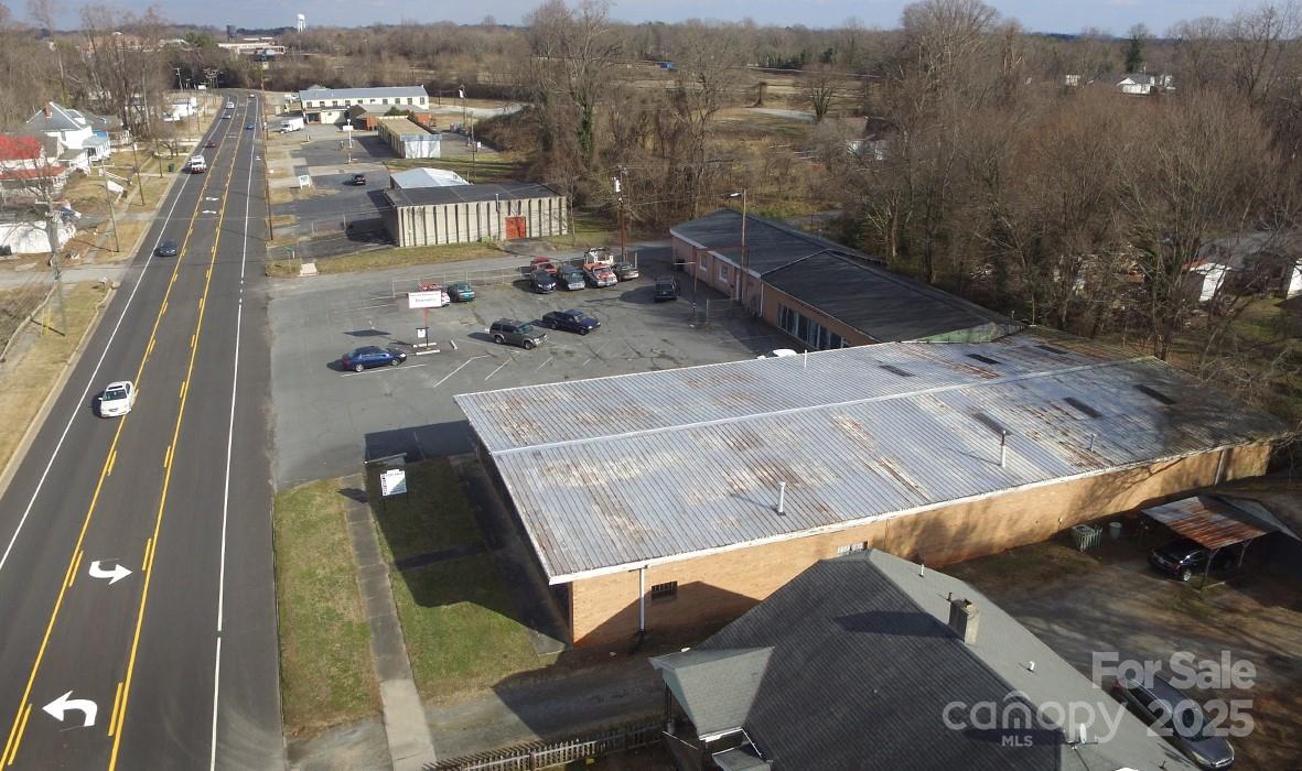1303 S Salisbury Avenue Property Photo 46
