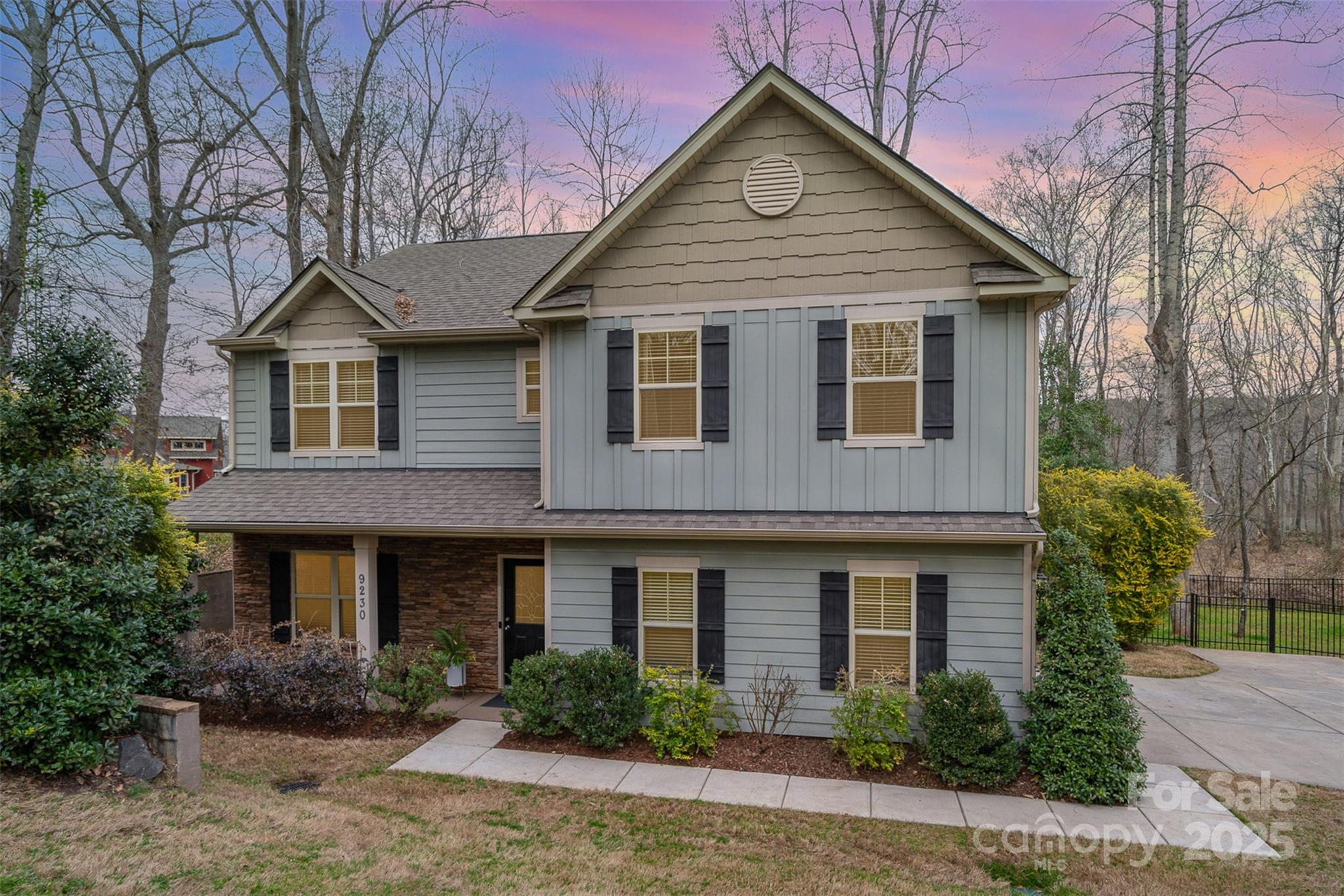 9230 Windygap Road Property Photo