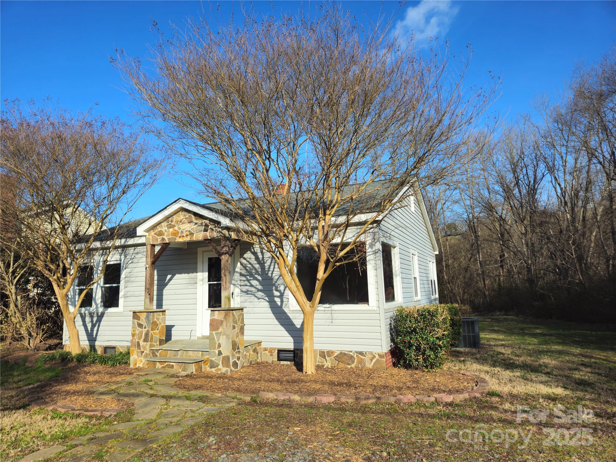 13655 Broadway Avenue Property Photo
