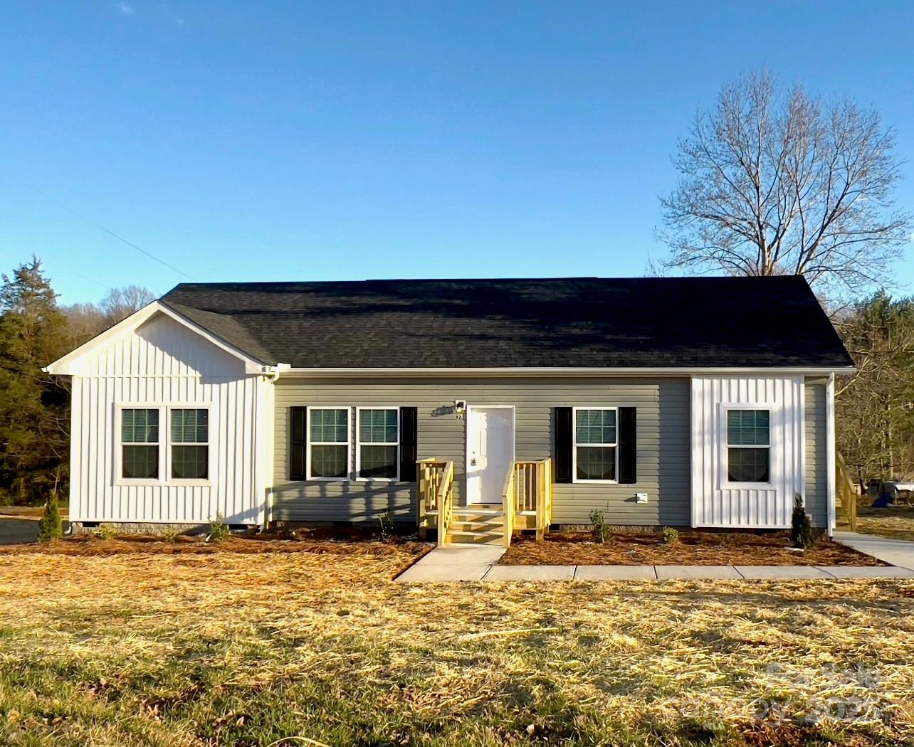 823 Wellwood Avenue Property Photo
