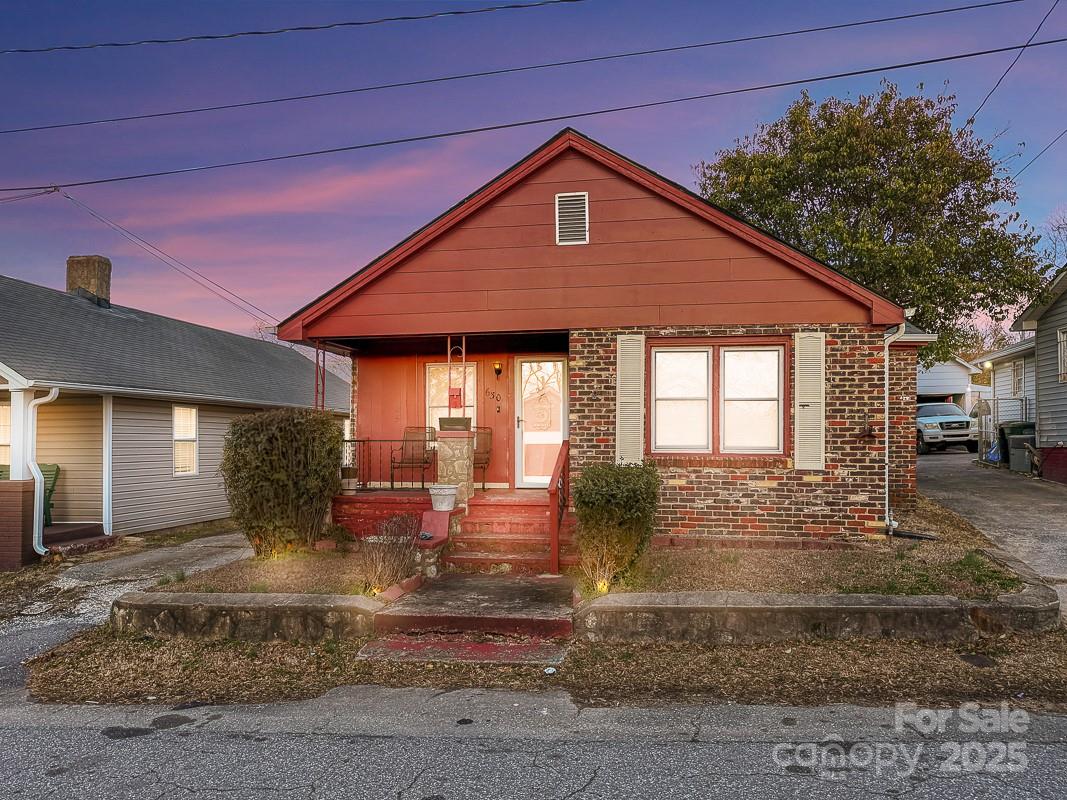 630 N Moran Street Property Photo