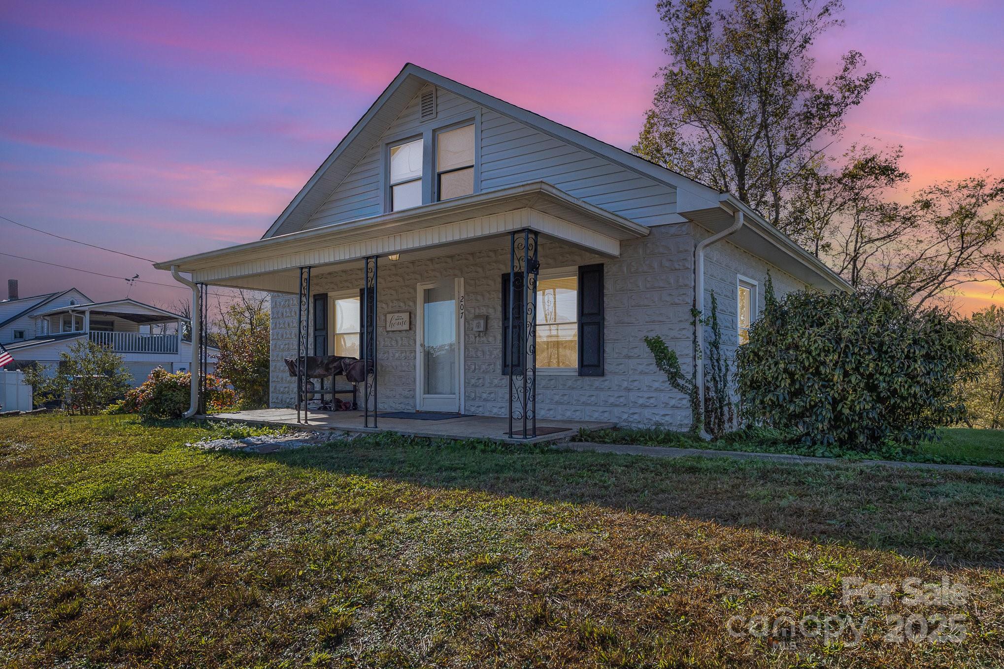 207 N Jonesville Boulevard Property Photo