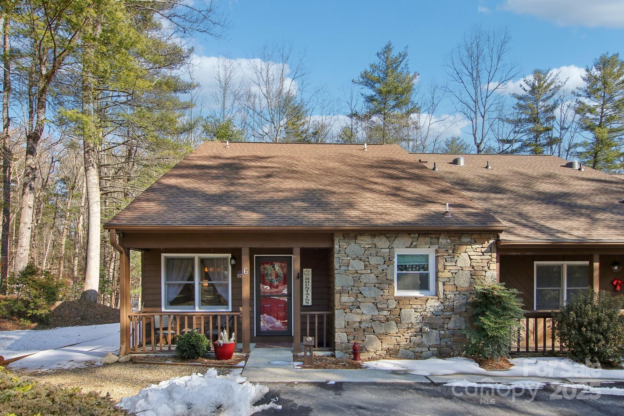 6 S Calico Lane Property Photo 1