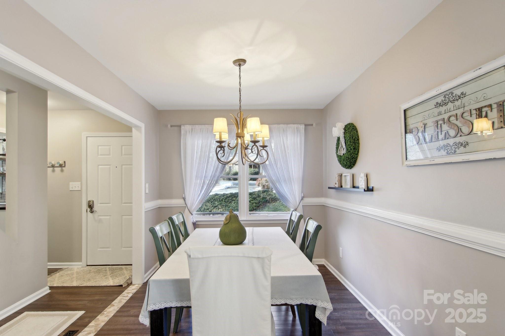 6 S Calico Lane Property Photo 9