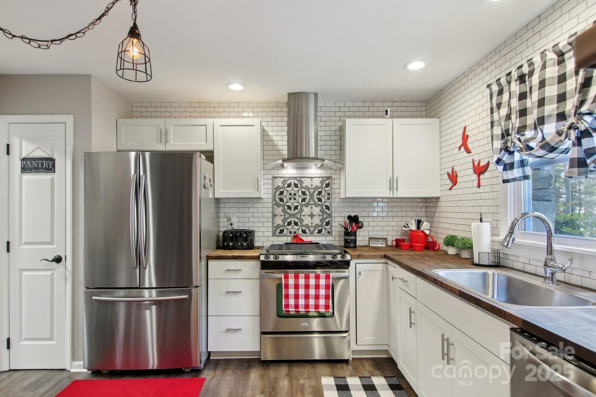 6 S Calico Lane Property Photo 14