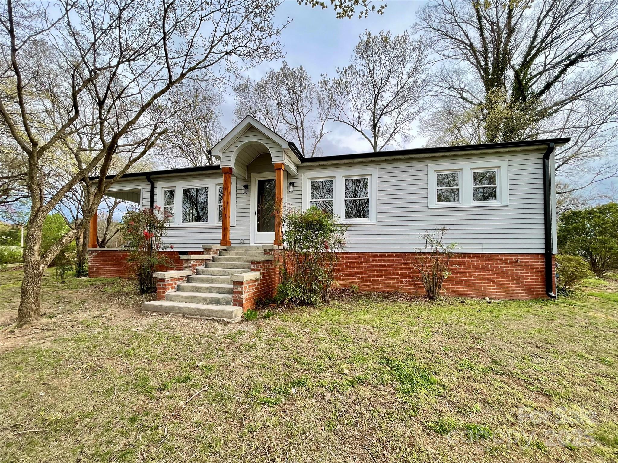 400 E 27th Street Property Photo