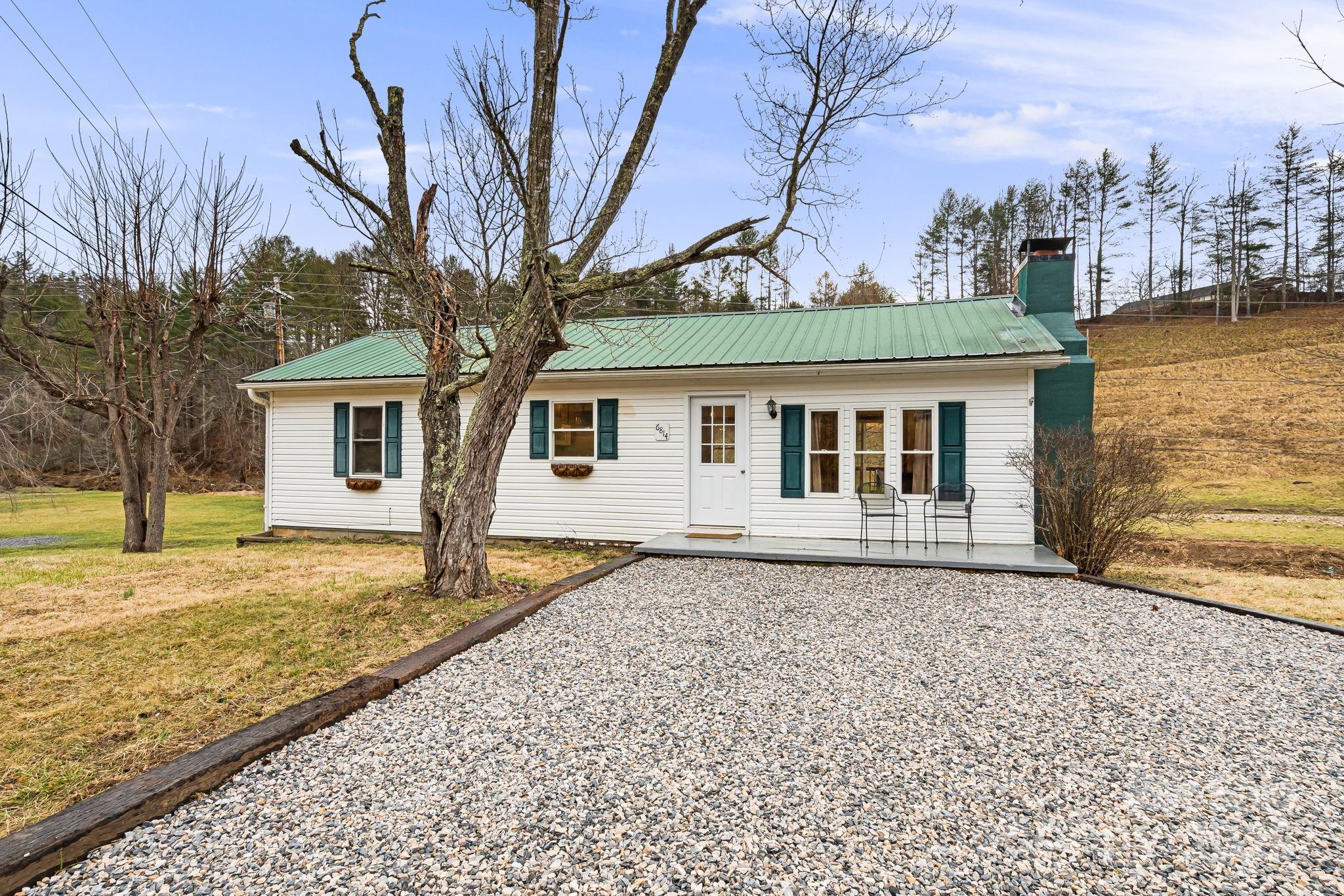 6814 Jacks Creek Road Property Photo