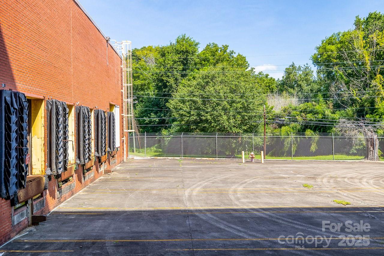 129 Monarch Highway Property Photo 10