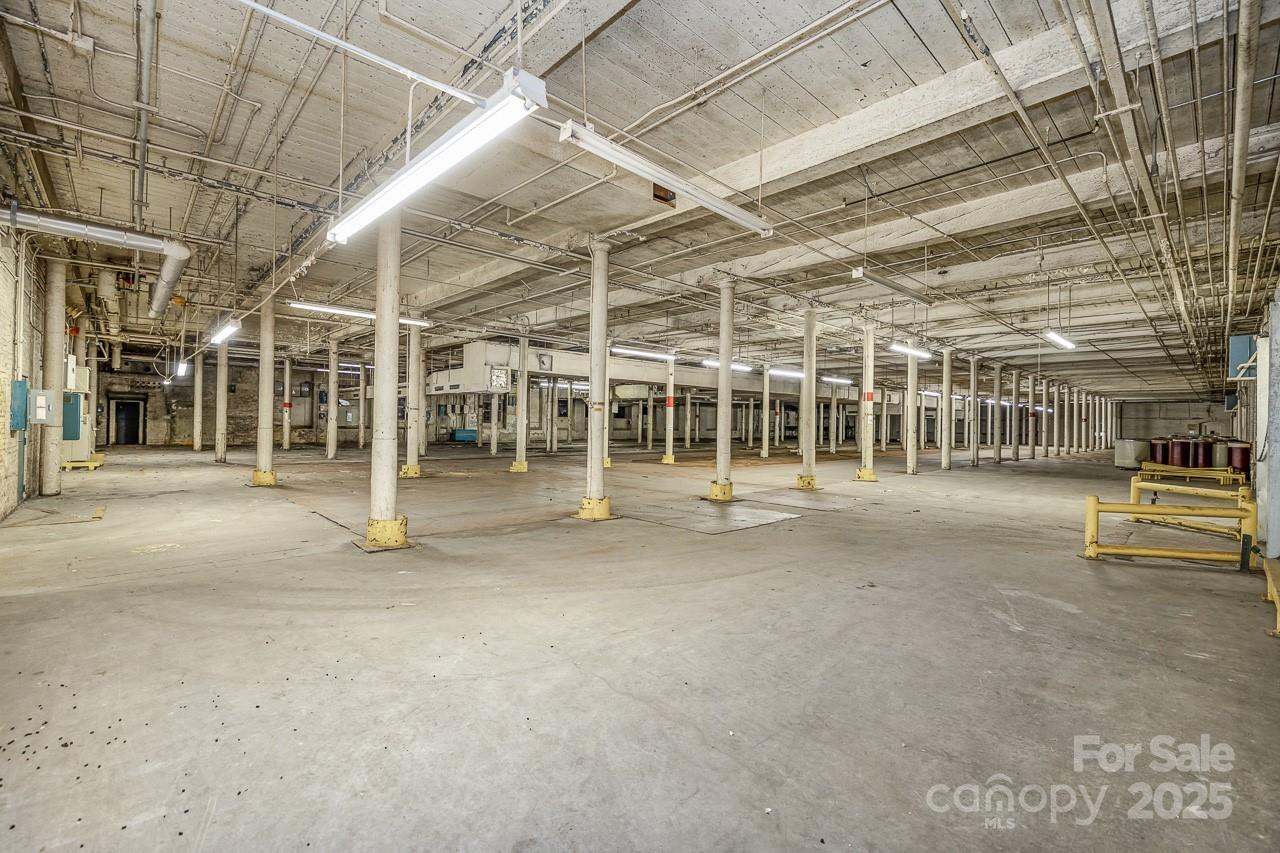 129 Monarch Highway Property Photo 11