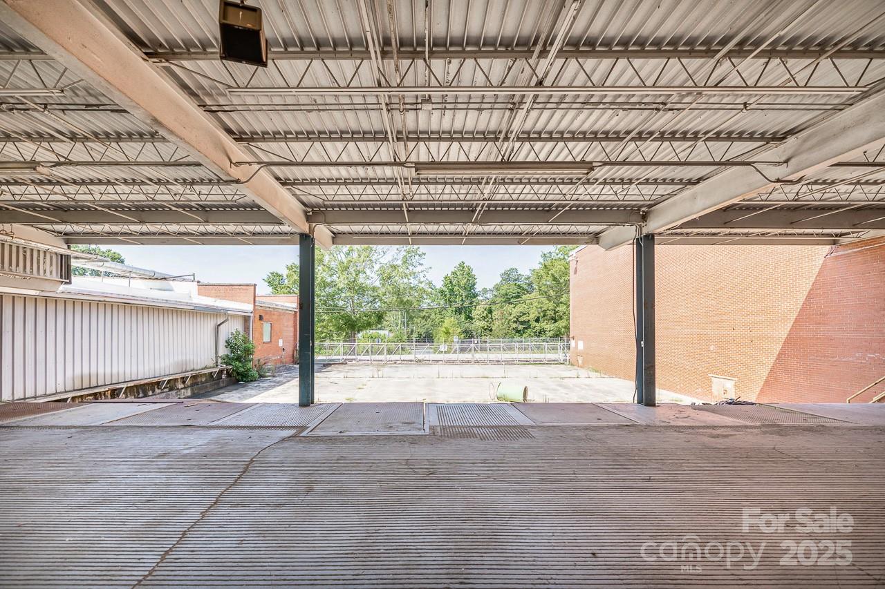 129 Monarch Highway Property Photo 17