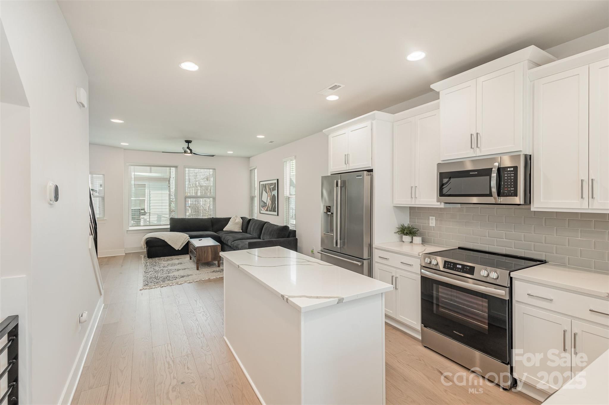 5048 York Park Lane Property Photo 1