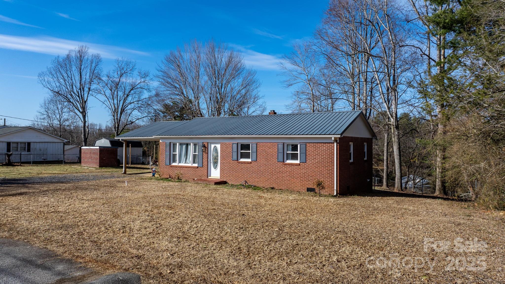 4117 Hill Place Property Photo