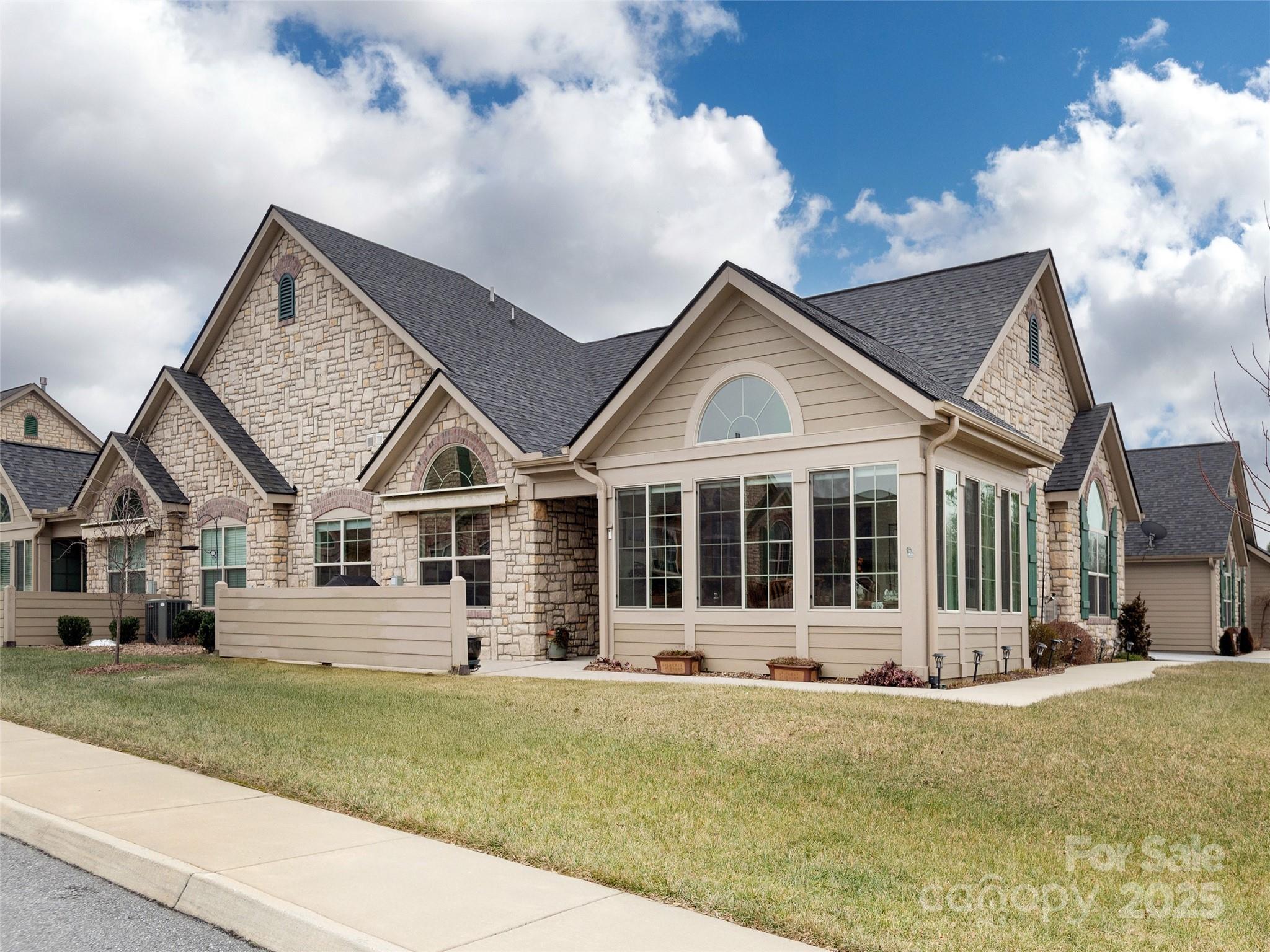 401 Summerfield Place Property Photo