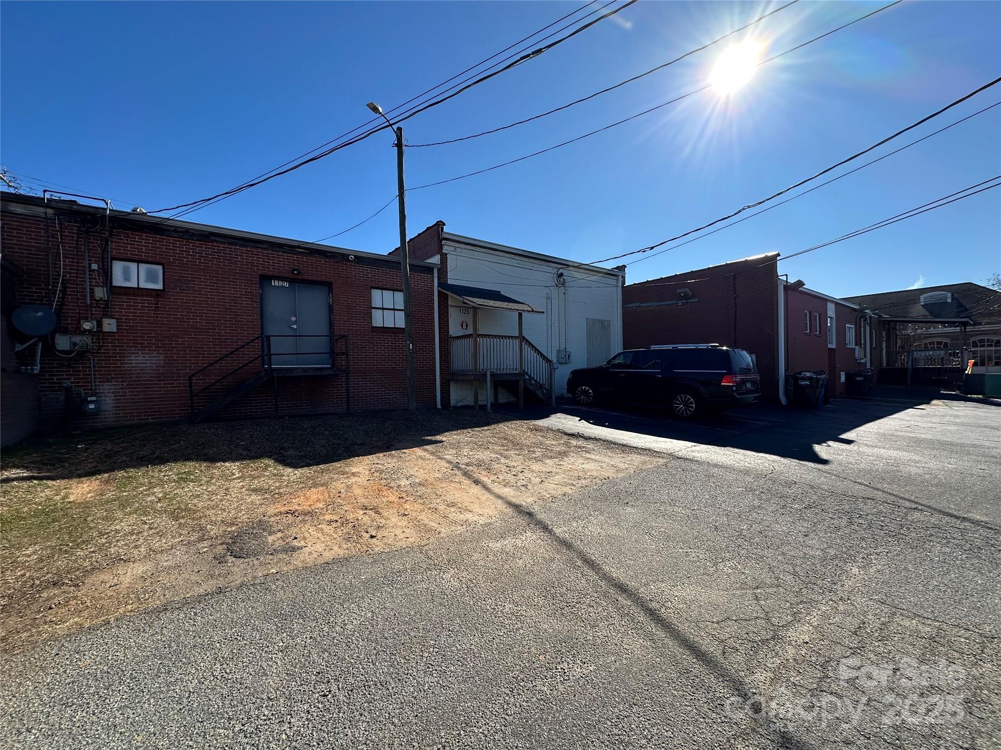 1117-1127 2nd Street Property Photo 3