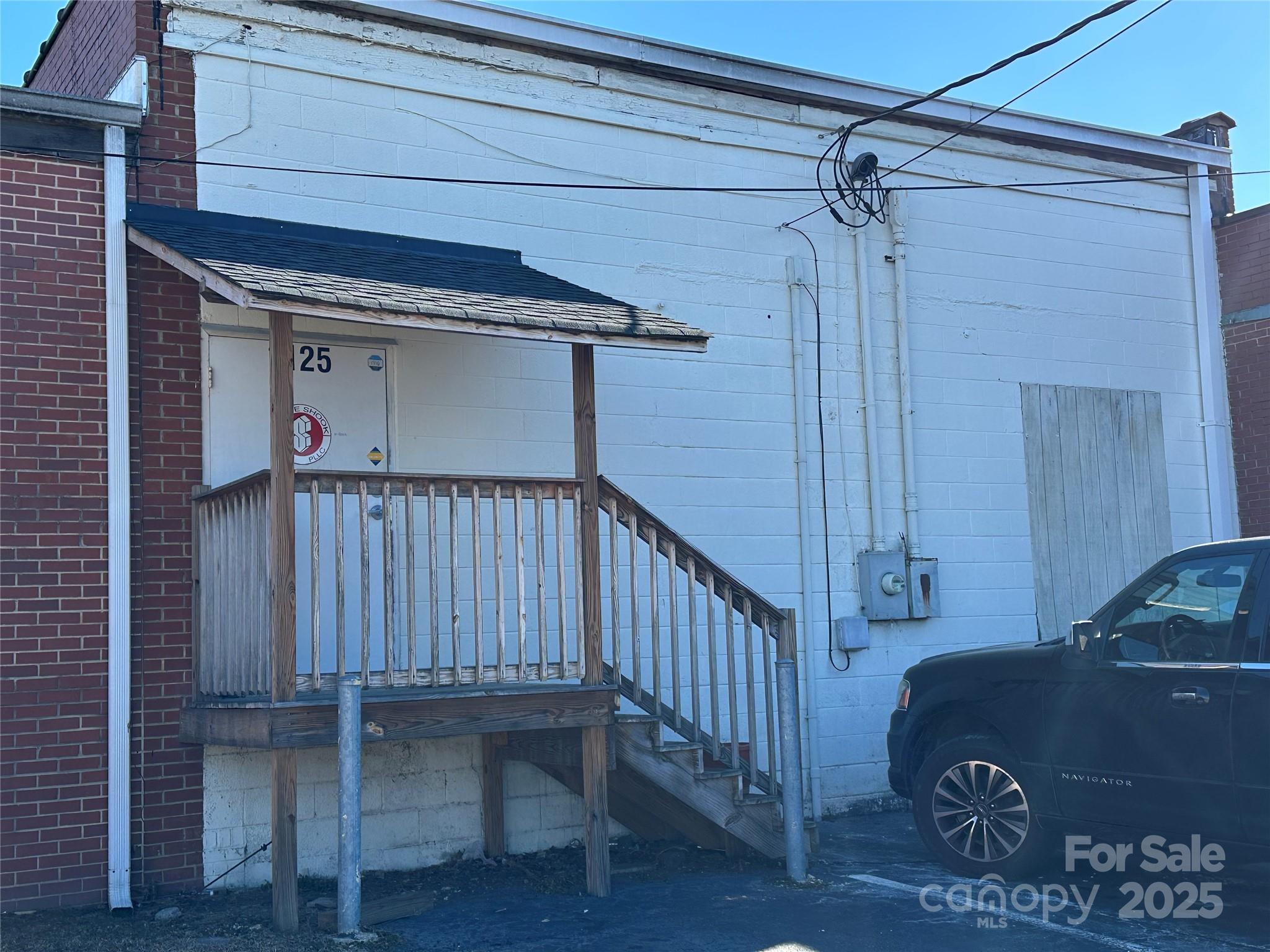 1117-1127 2nd Street Property Photo 4