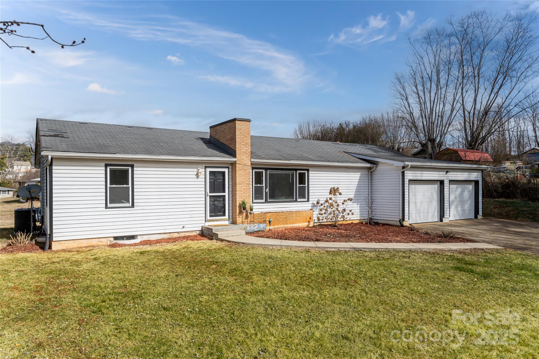 6373 Old Clyde Road Property Photo