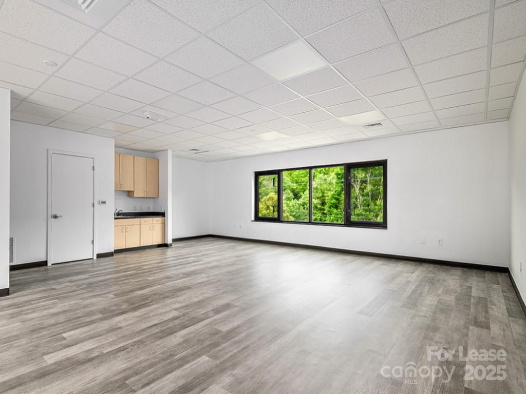 76 Glendale Avenue 104 Property Photo 6