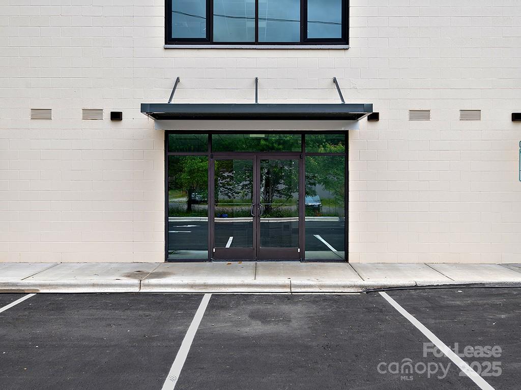 76 Glendale Avenue 104 Property Photo 10