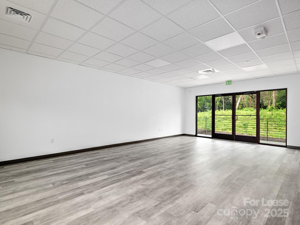 76 Glendale Avenue 301 Property Photo 4
