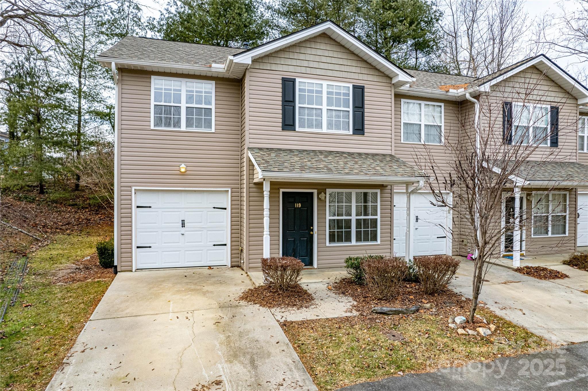 119 Creekside Drive Property Photo