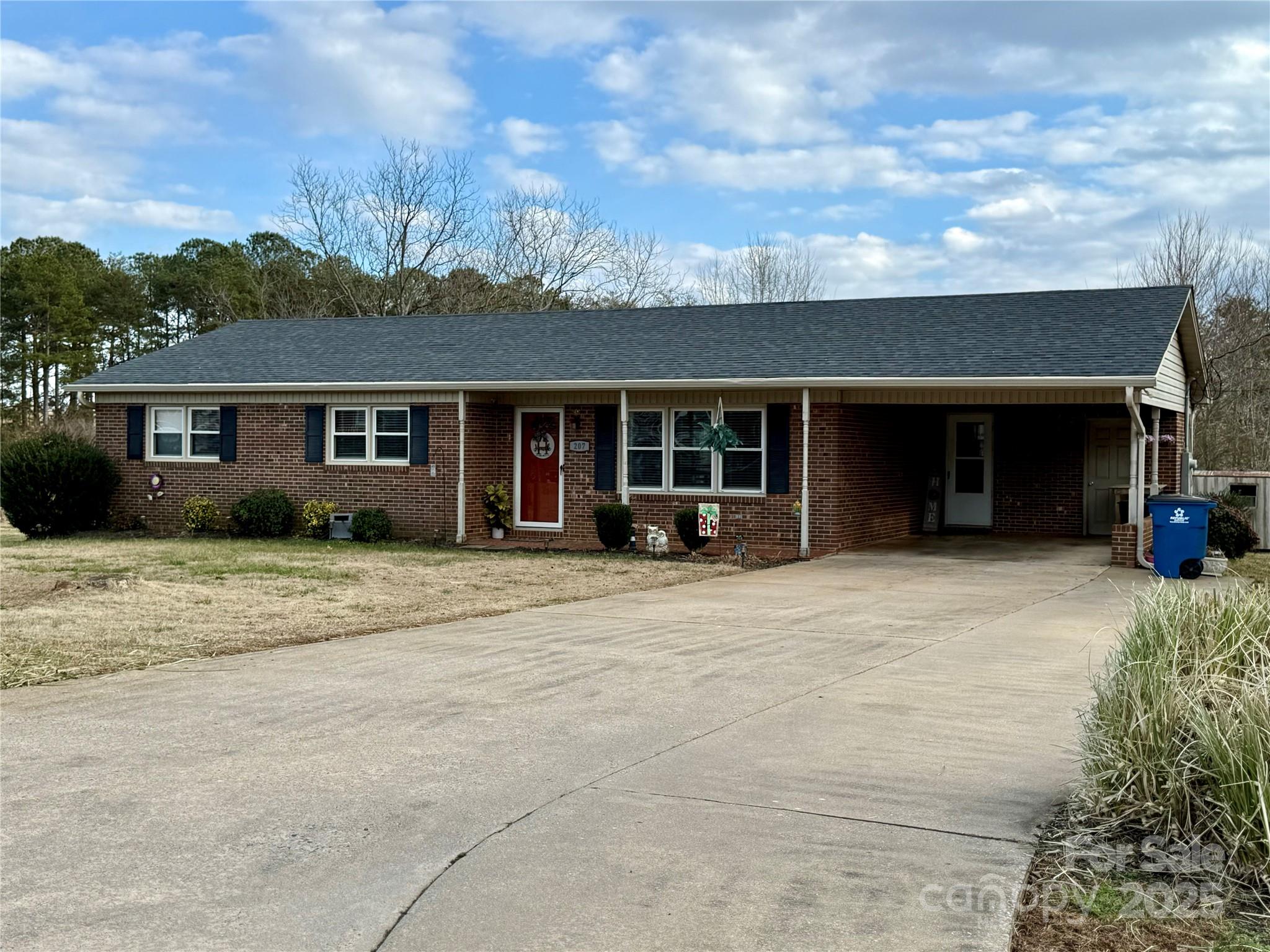 207 Hazelwood Drive Property Photo