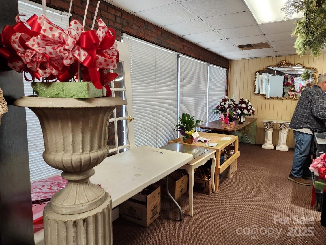 182 Saluda Street Property Photo 10