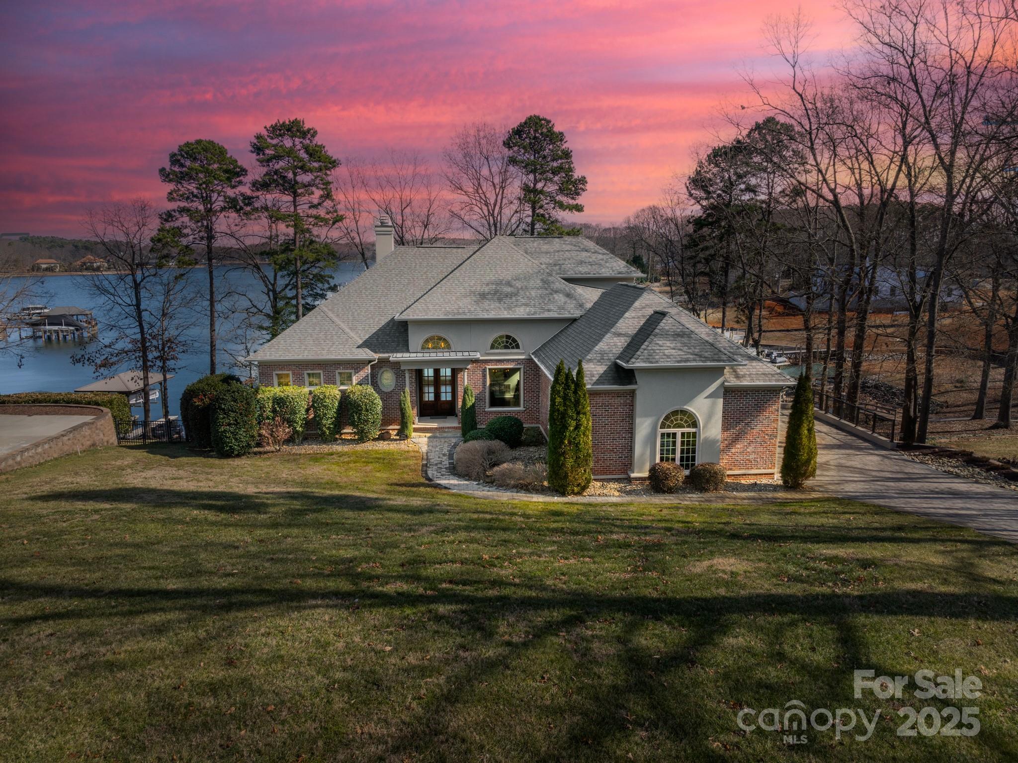 3554 Gordon Street Property Photo