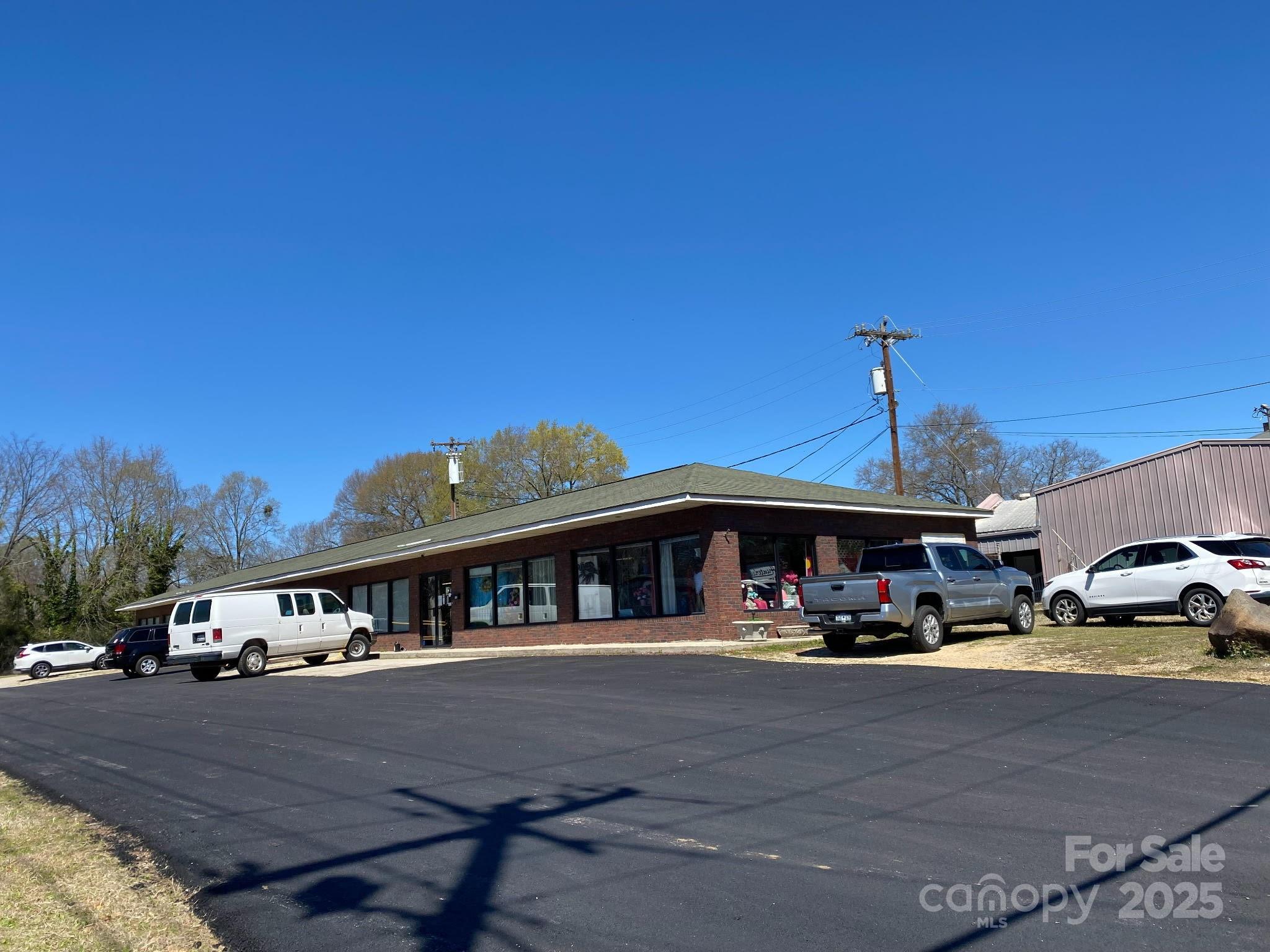 182 Saluda Street Property Photo 1
