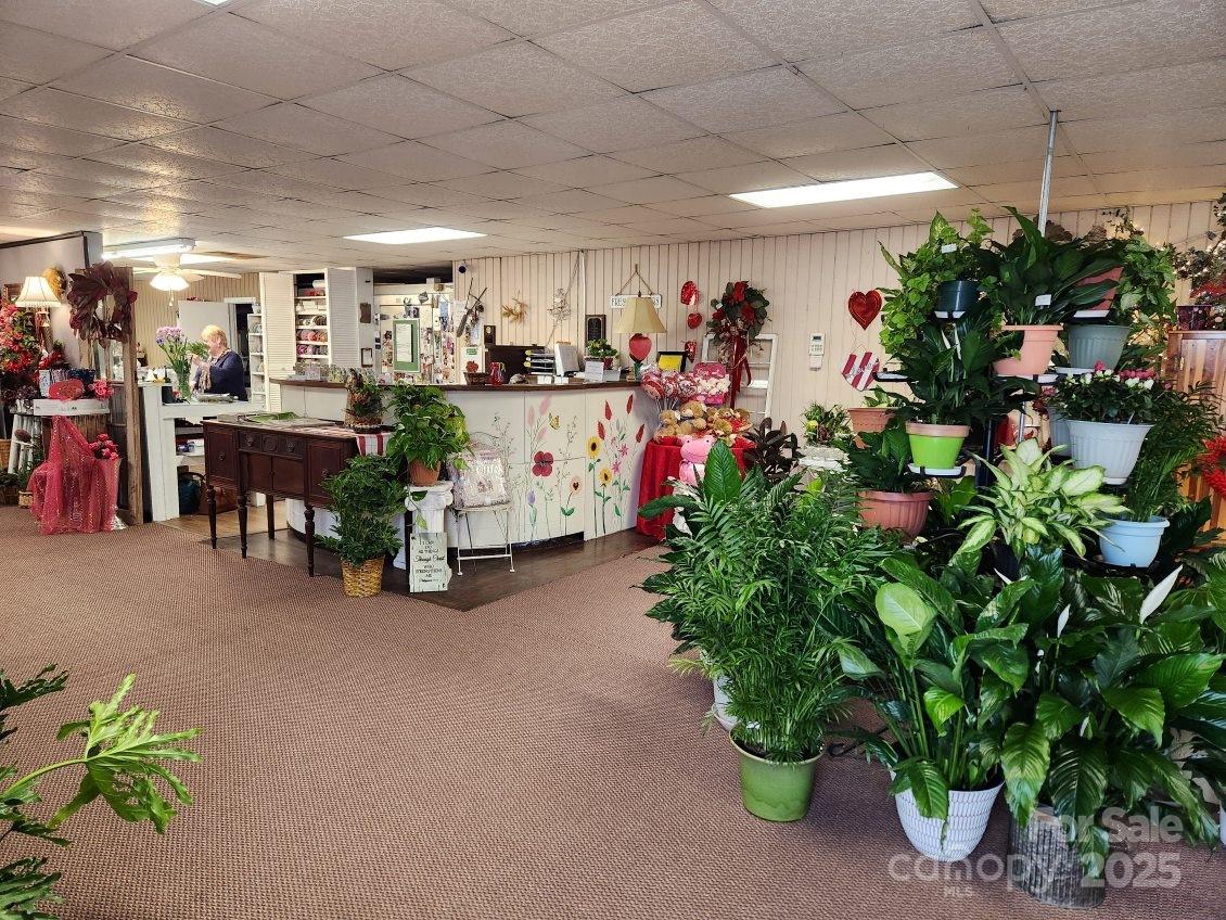 182 Saluda Street Property Photo 10