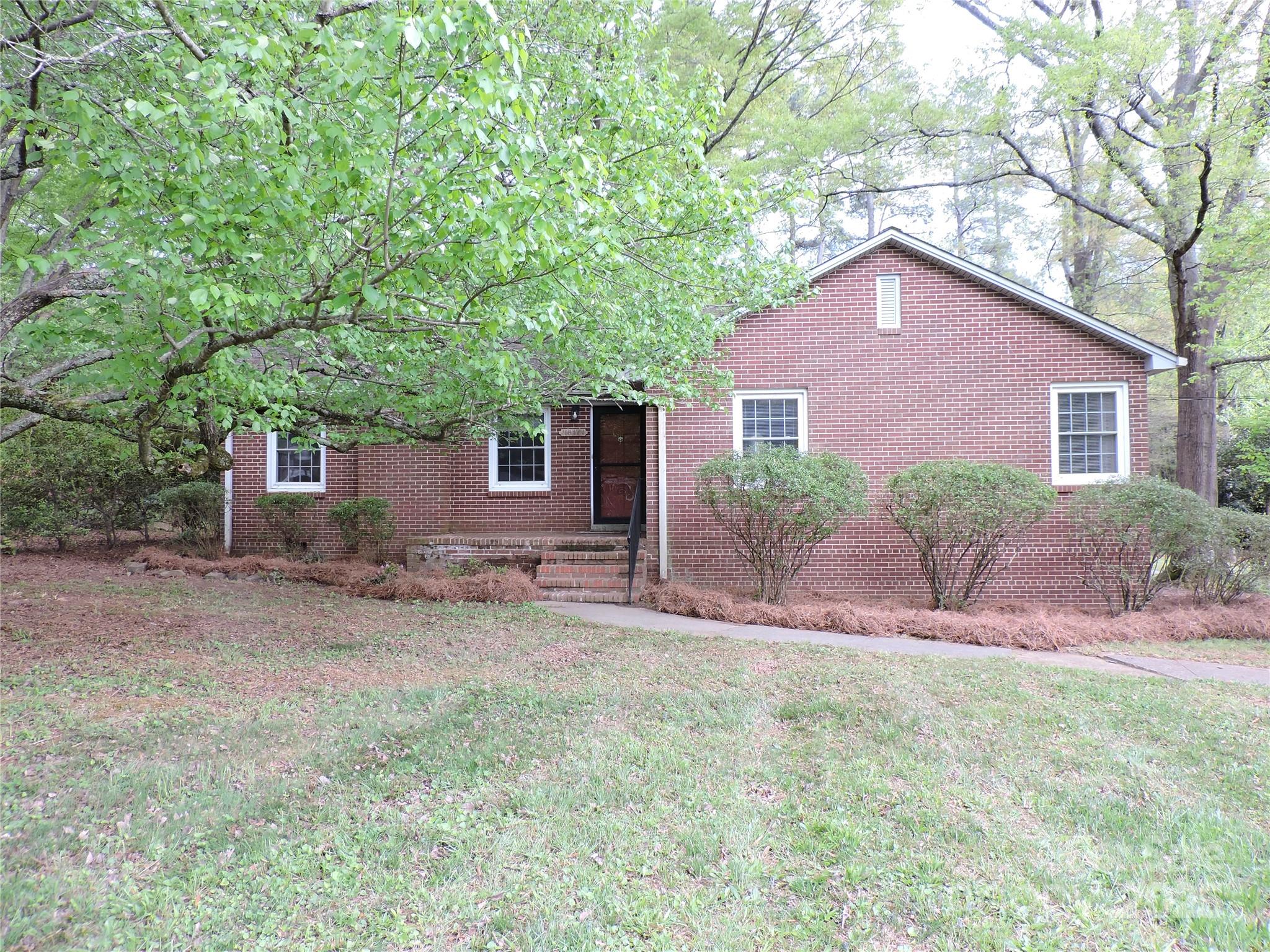 28109 Real Estate Listings Main Image