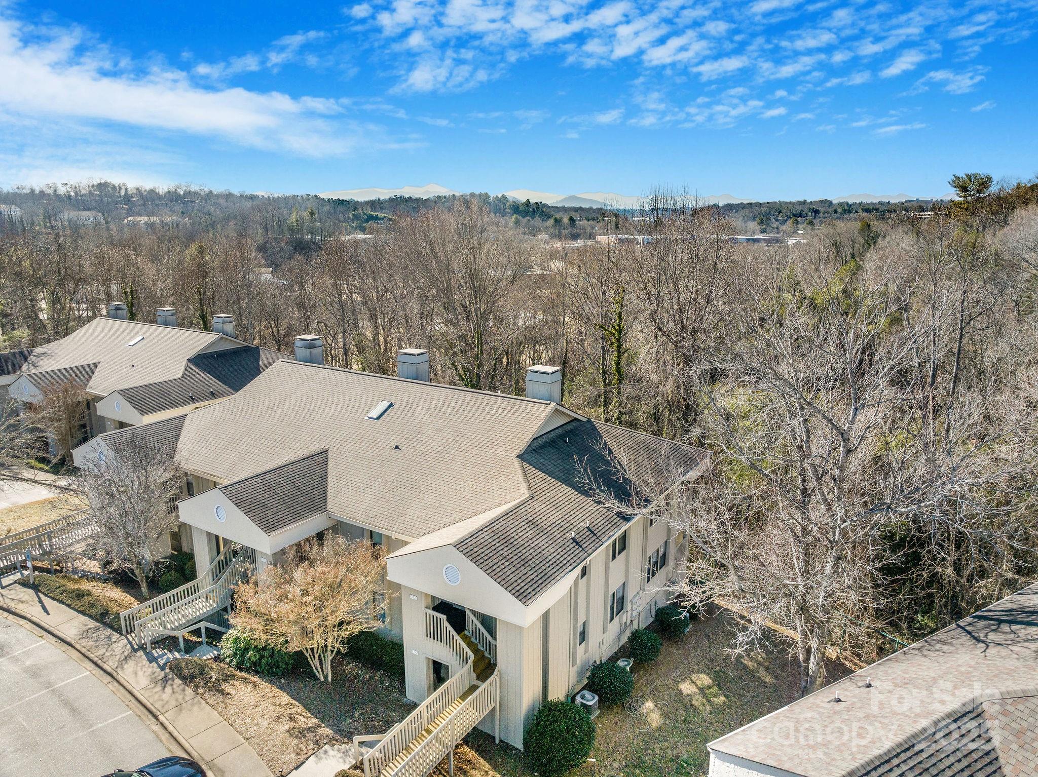1605 Abbey Circle Property Photo