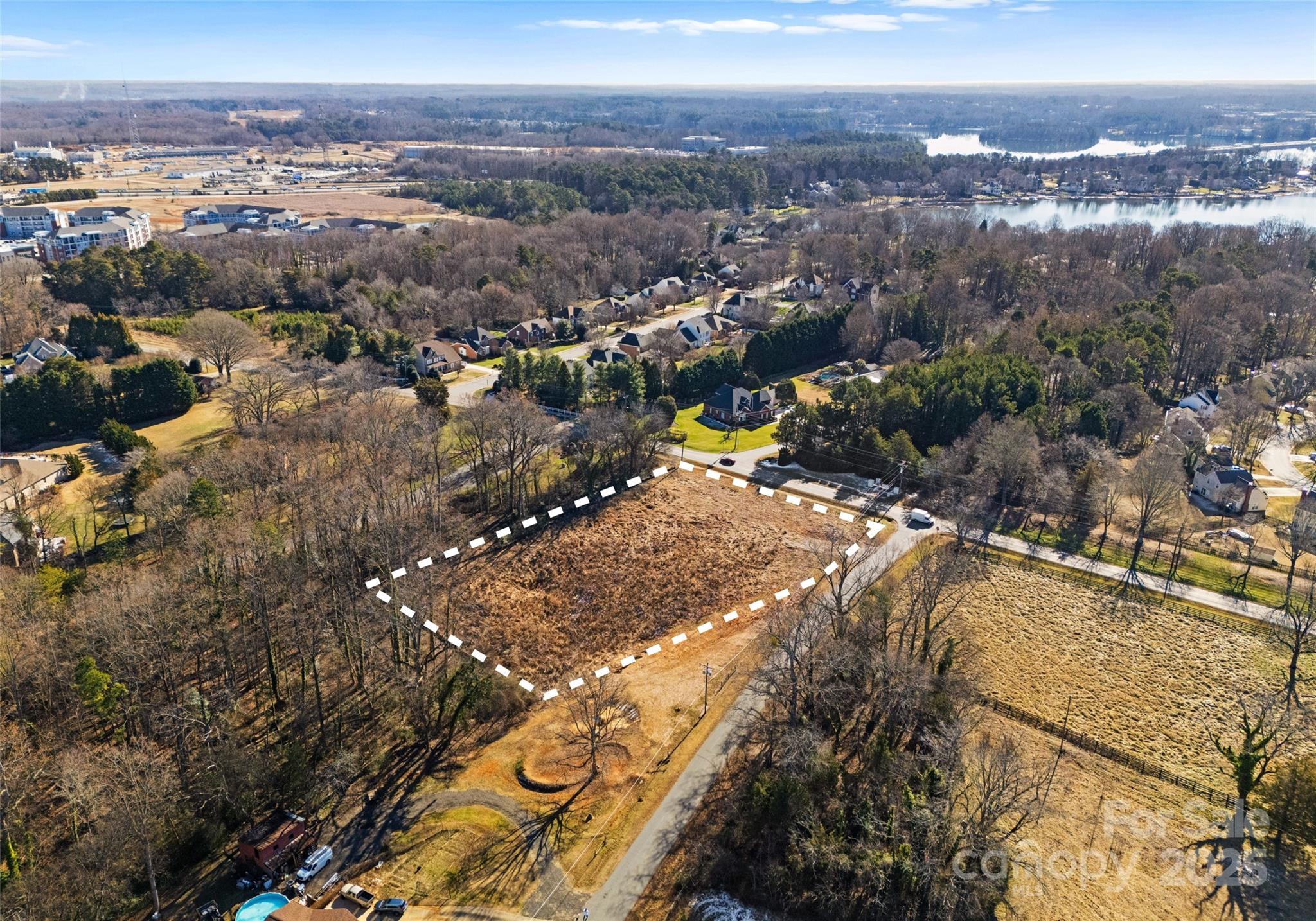 522 Langtree Road Property Photo 4