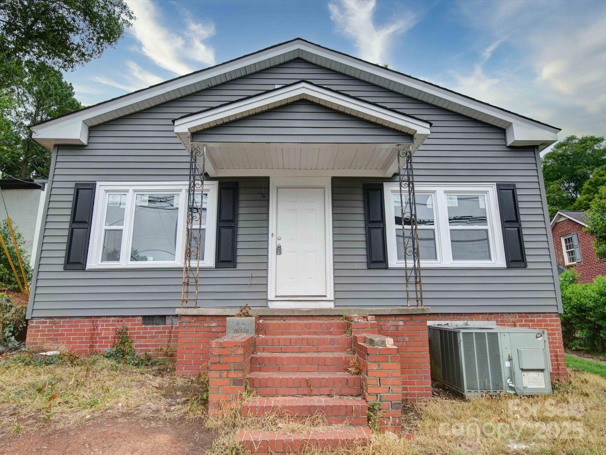 543 Salisbury Street Property Photo