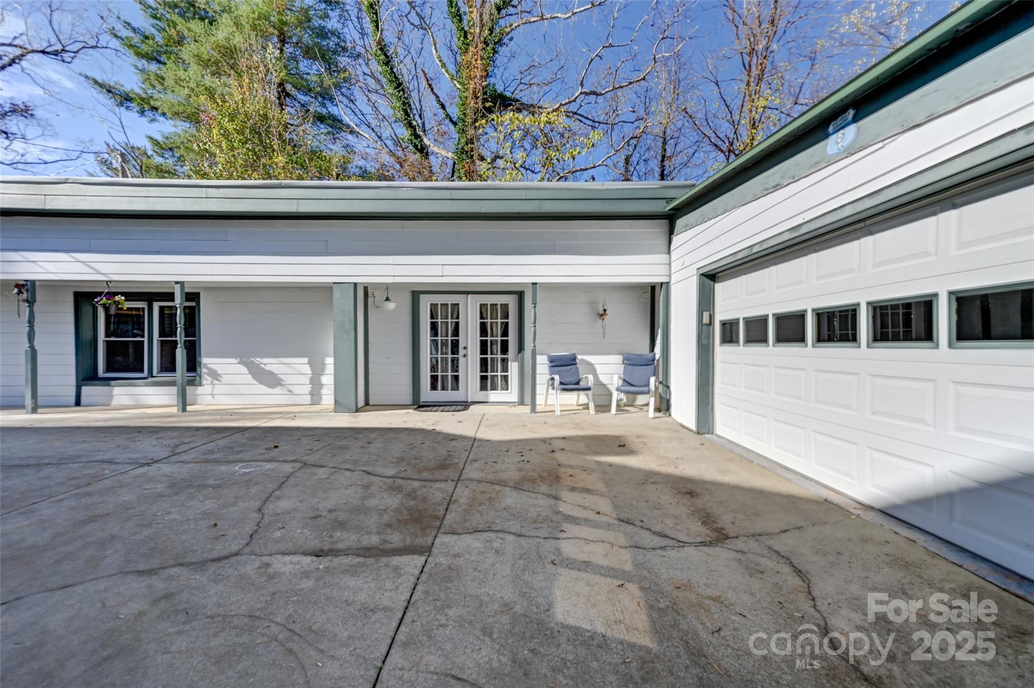66 And 68 Lamplighter Lane Property Photo 2