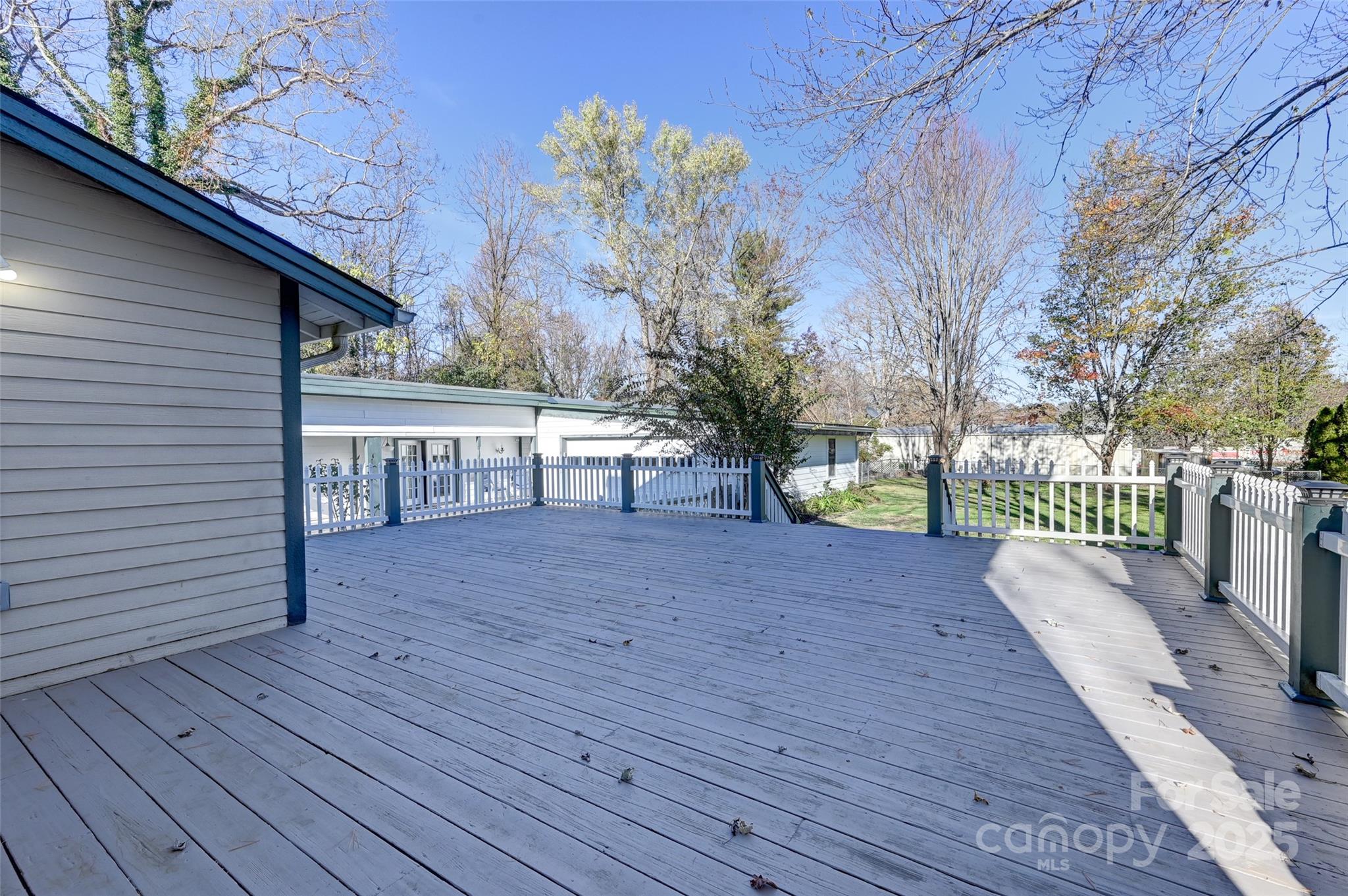 66 And 68 Lamplighter Lane Property Photo 13