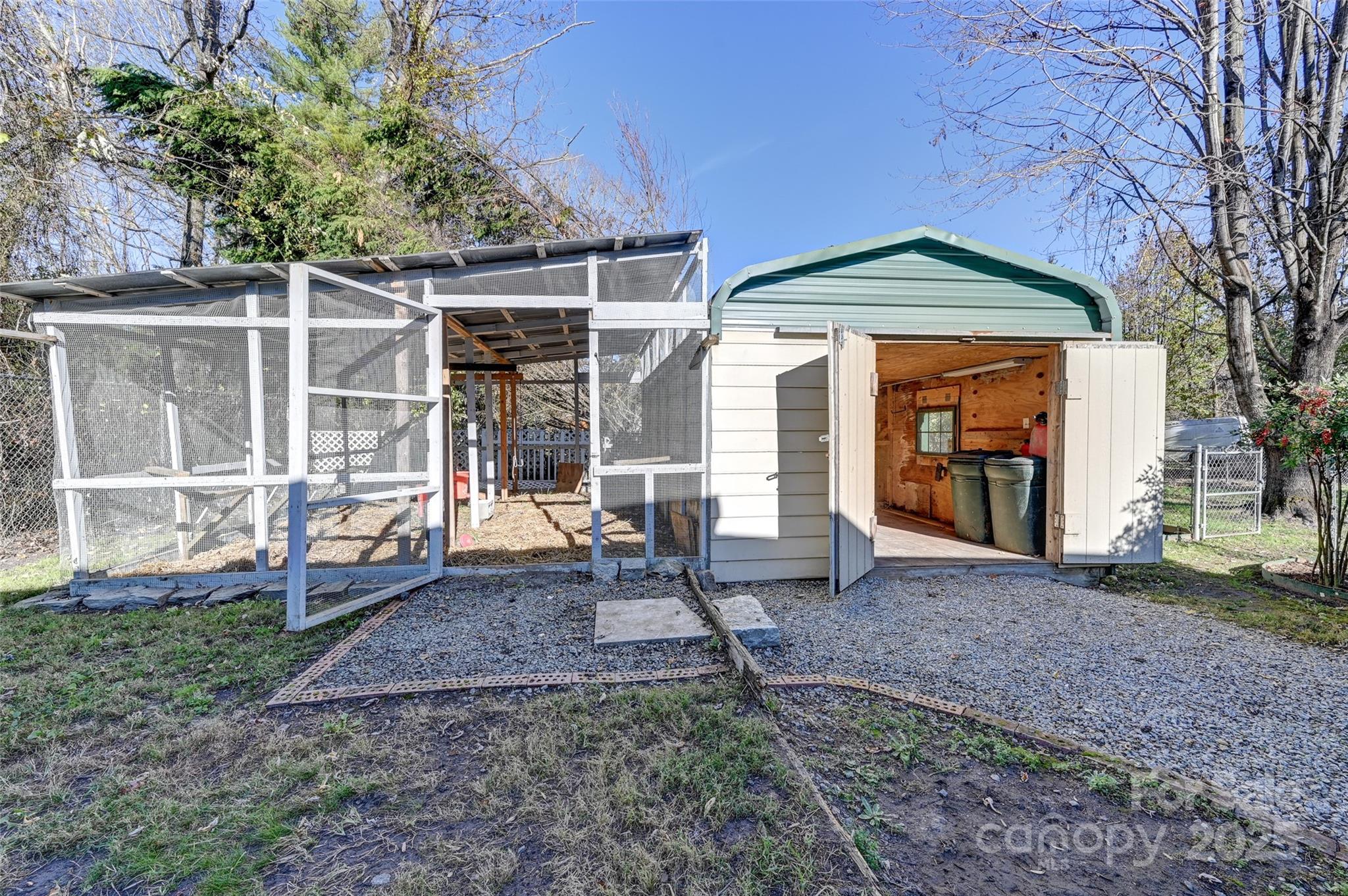 66 And 68 Lamplighter Lane Property Photo 16
