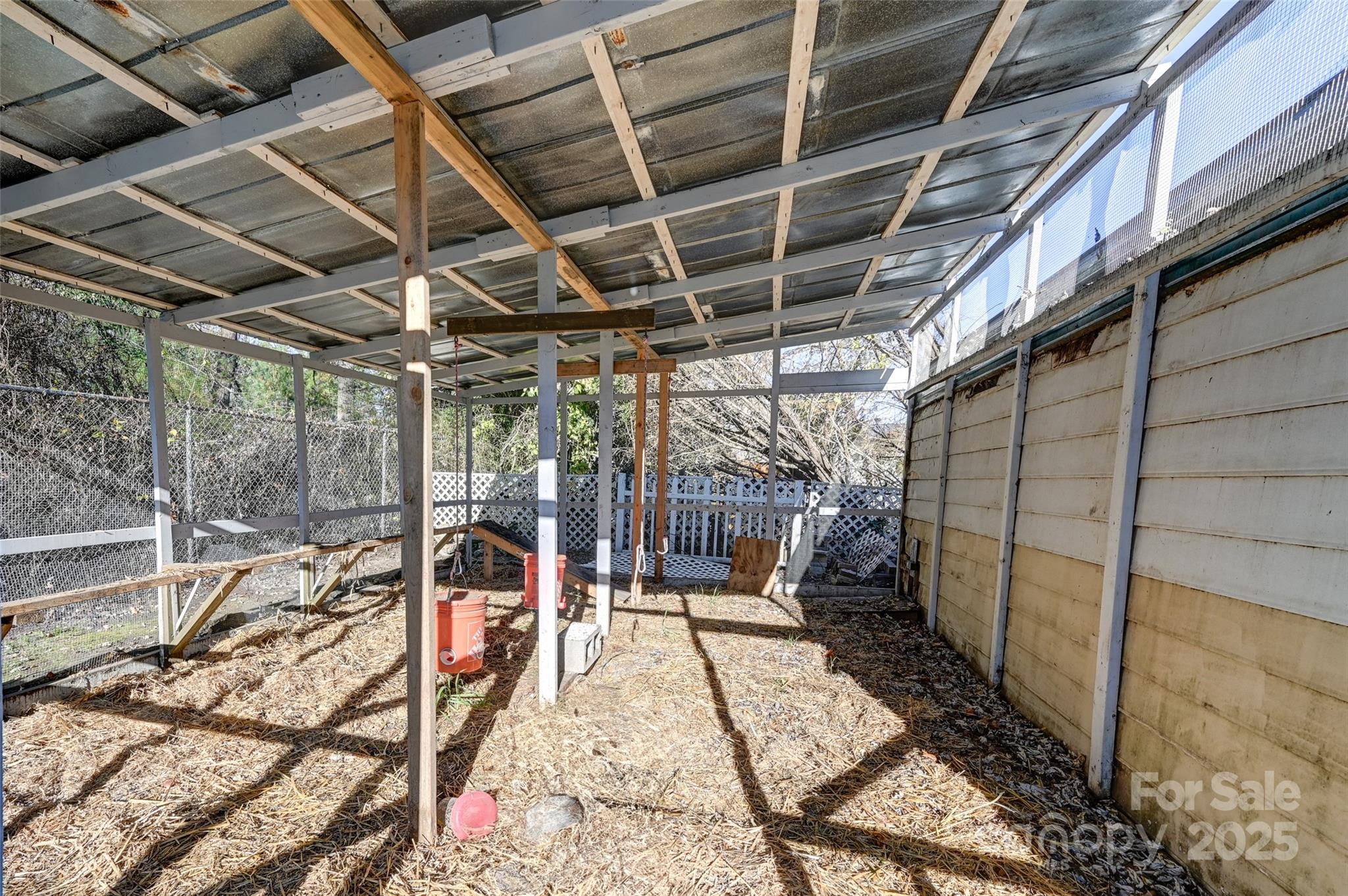 66 And 68 Lamplighter Lane Property Photo 17