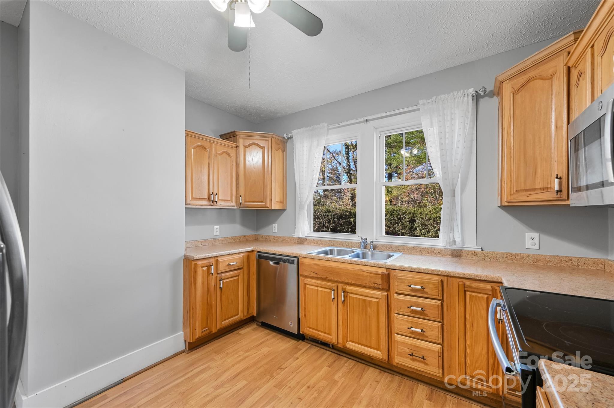 66 And 68 Lamplighter Lane Property Photo 30