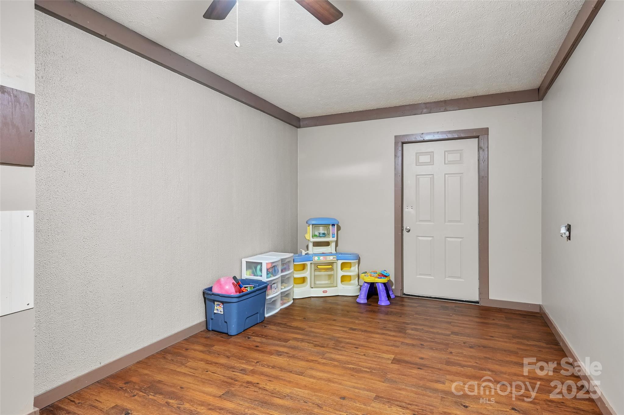 66 And 68 Lamplighter Lane Property Photo 47