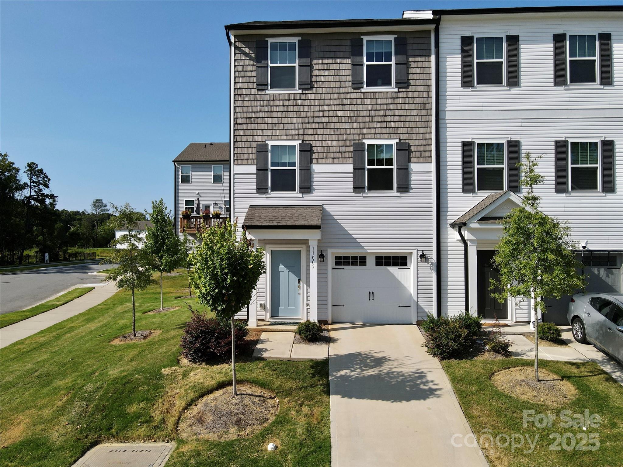 11005 Woodland Creek Way Property Photo 1