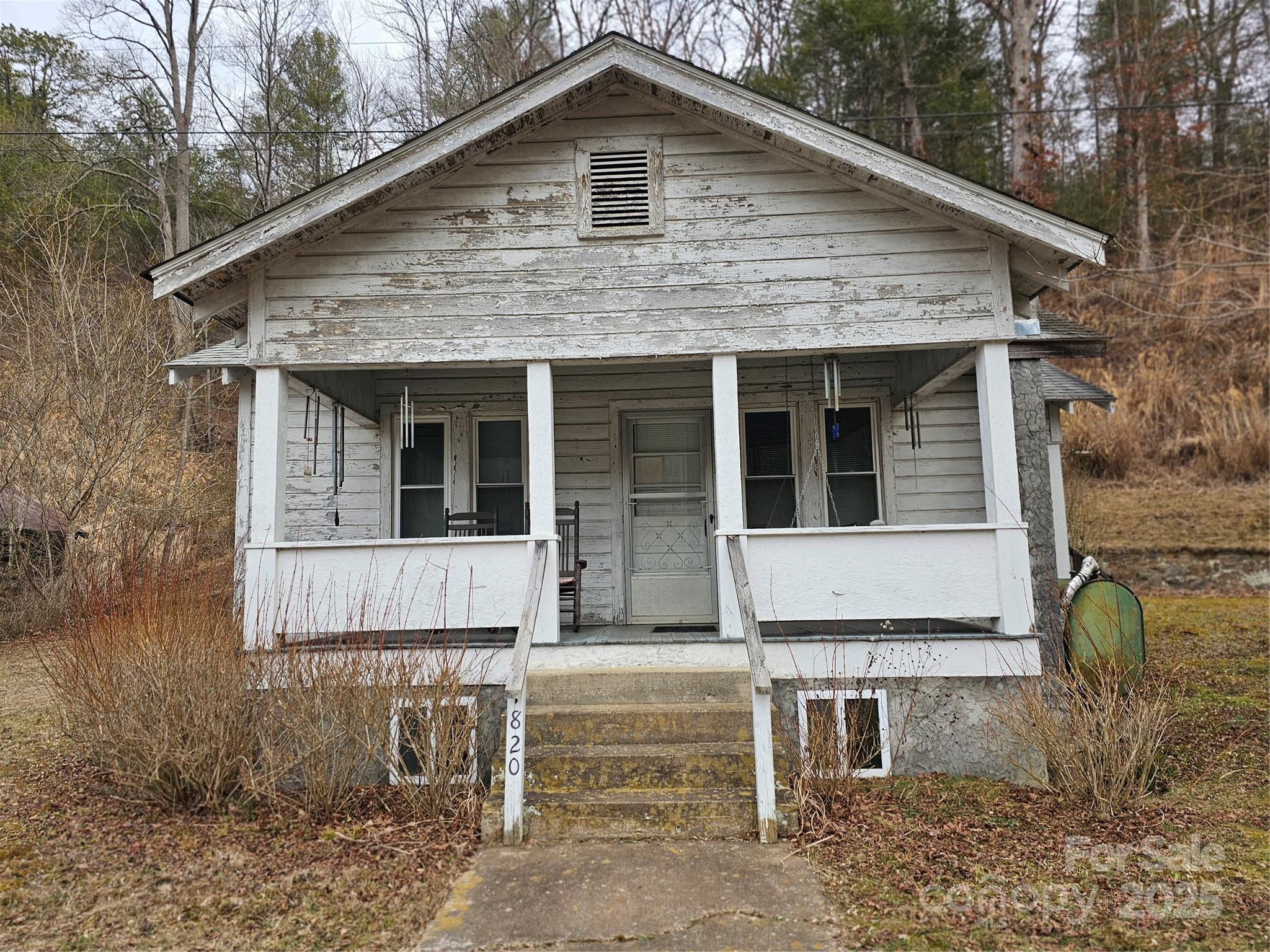 1820 Grapevine Road Property Photo 5